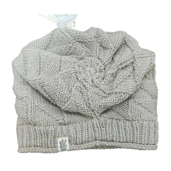Nirvanna Designs Women’s Gray Merino Wool Knit Beanie Fleece Lined Made in Nepal